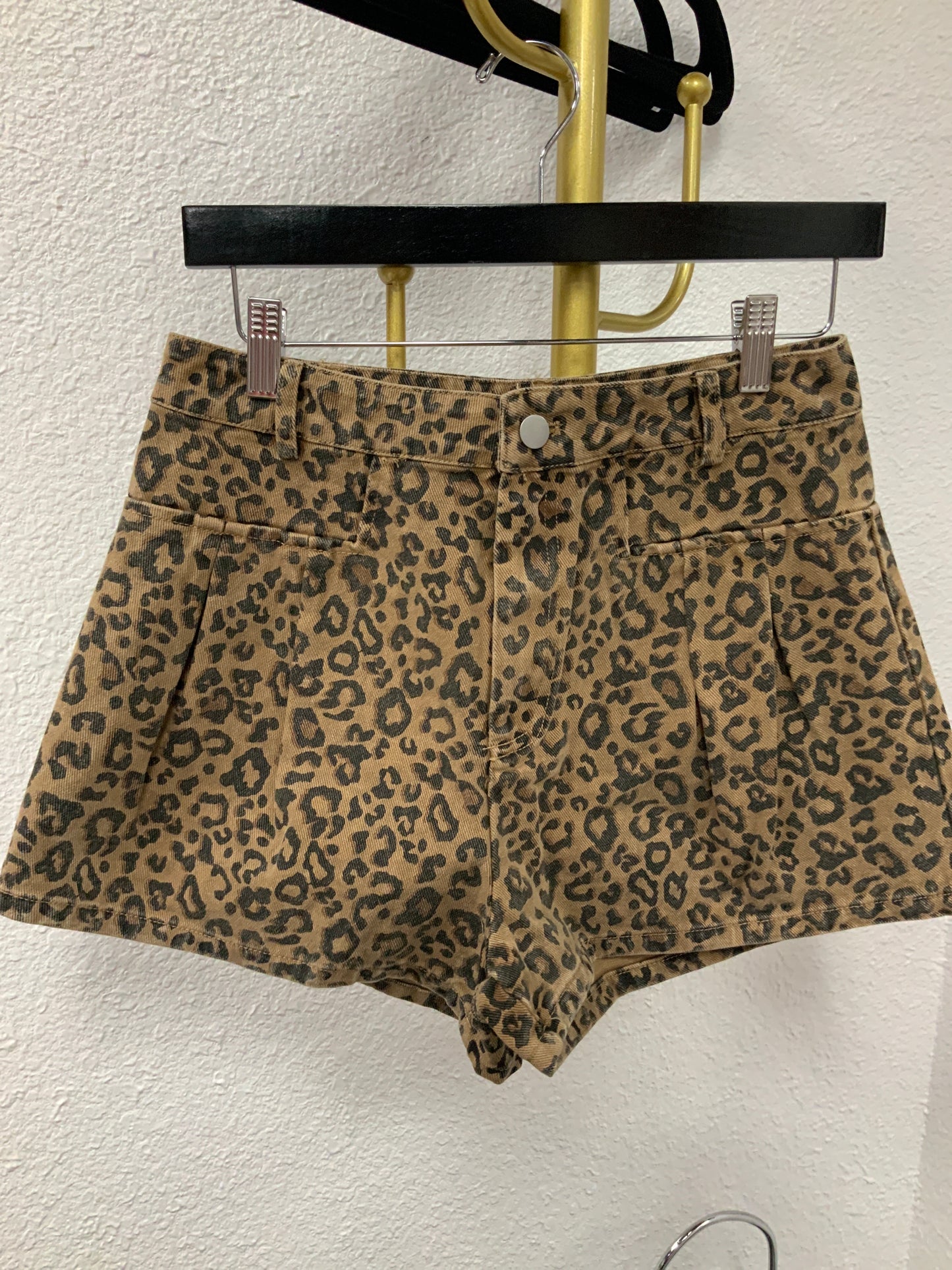 Jane leopard shorts