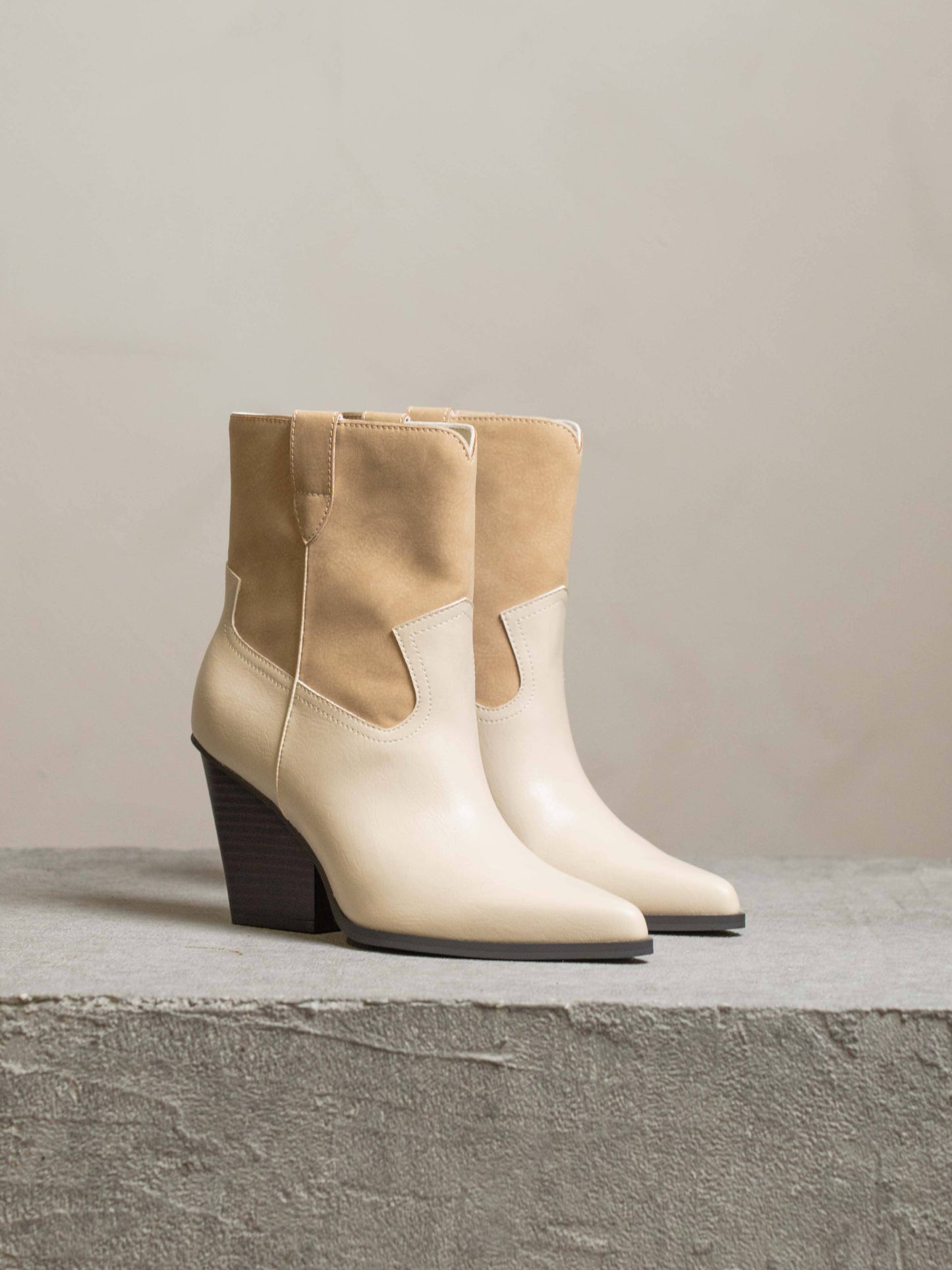 Brooks | Beige Two Toned boots