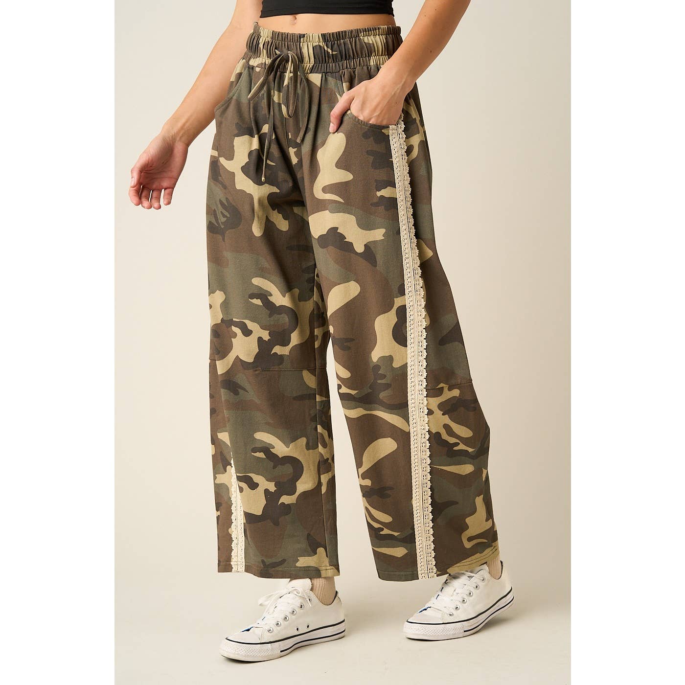 CAMO PRINT LACE TRIM BARREL LEG PANTS