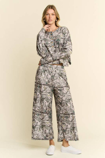 HUNT ME CAMO LOUNGE SET