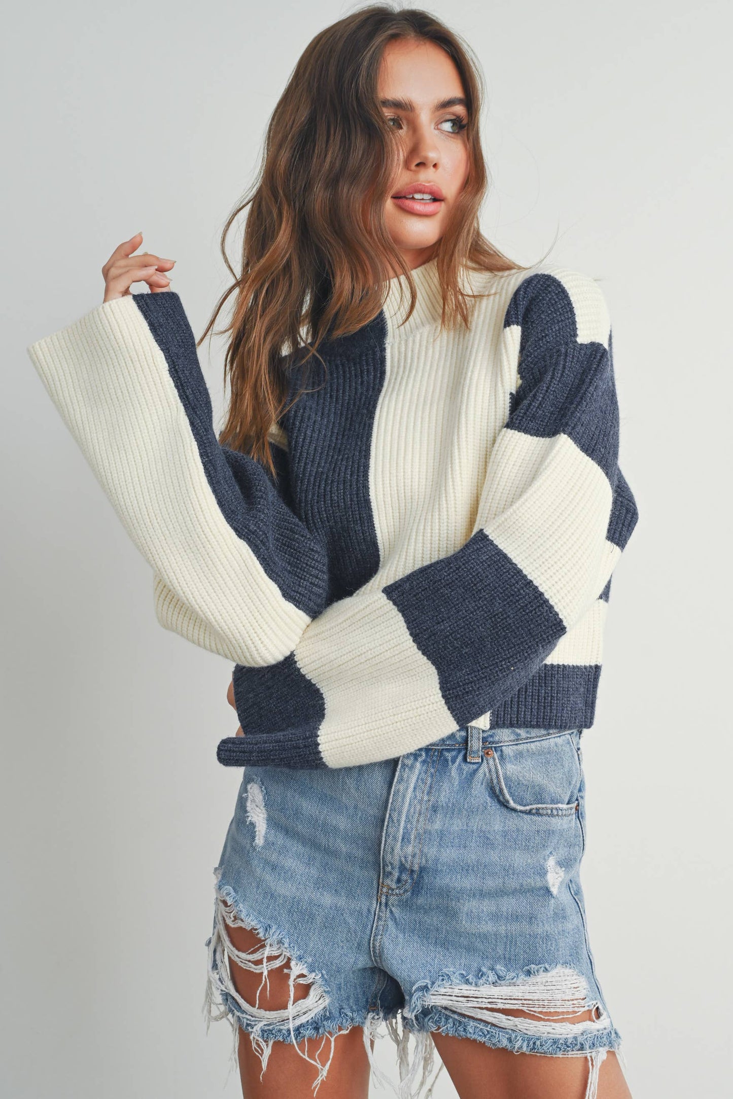 NAVY SWEATER