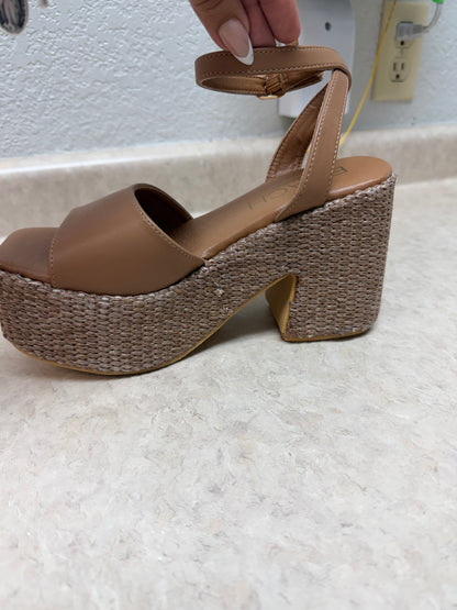 Arden Platform Heel