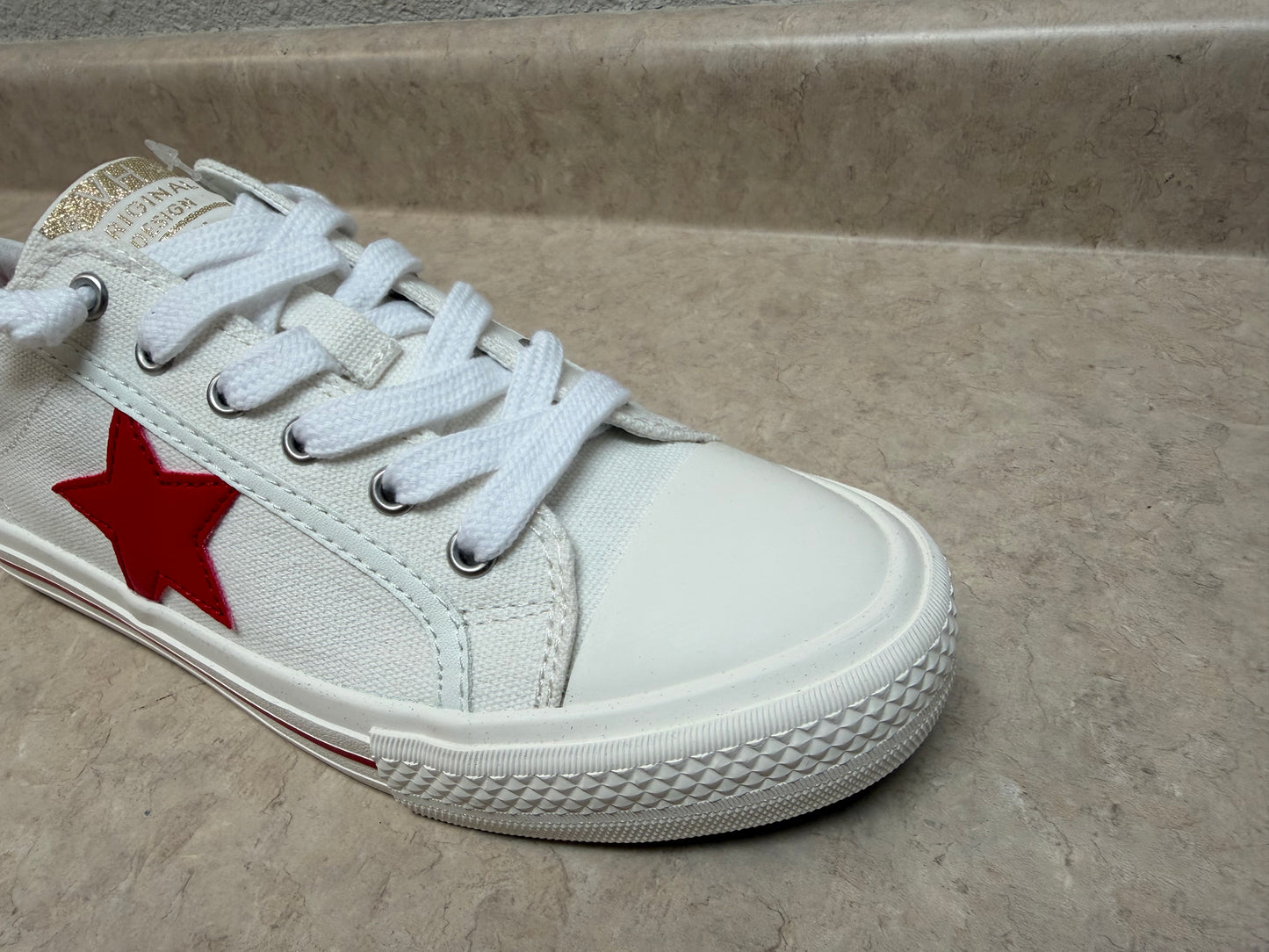 Alive Red Star Sneakers