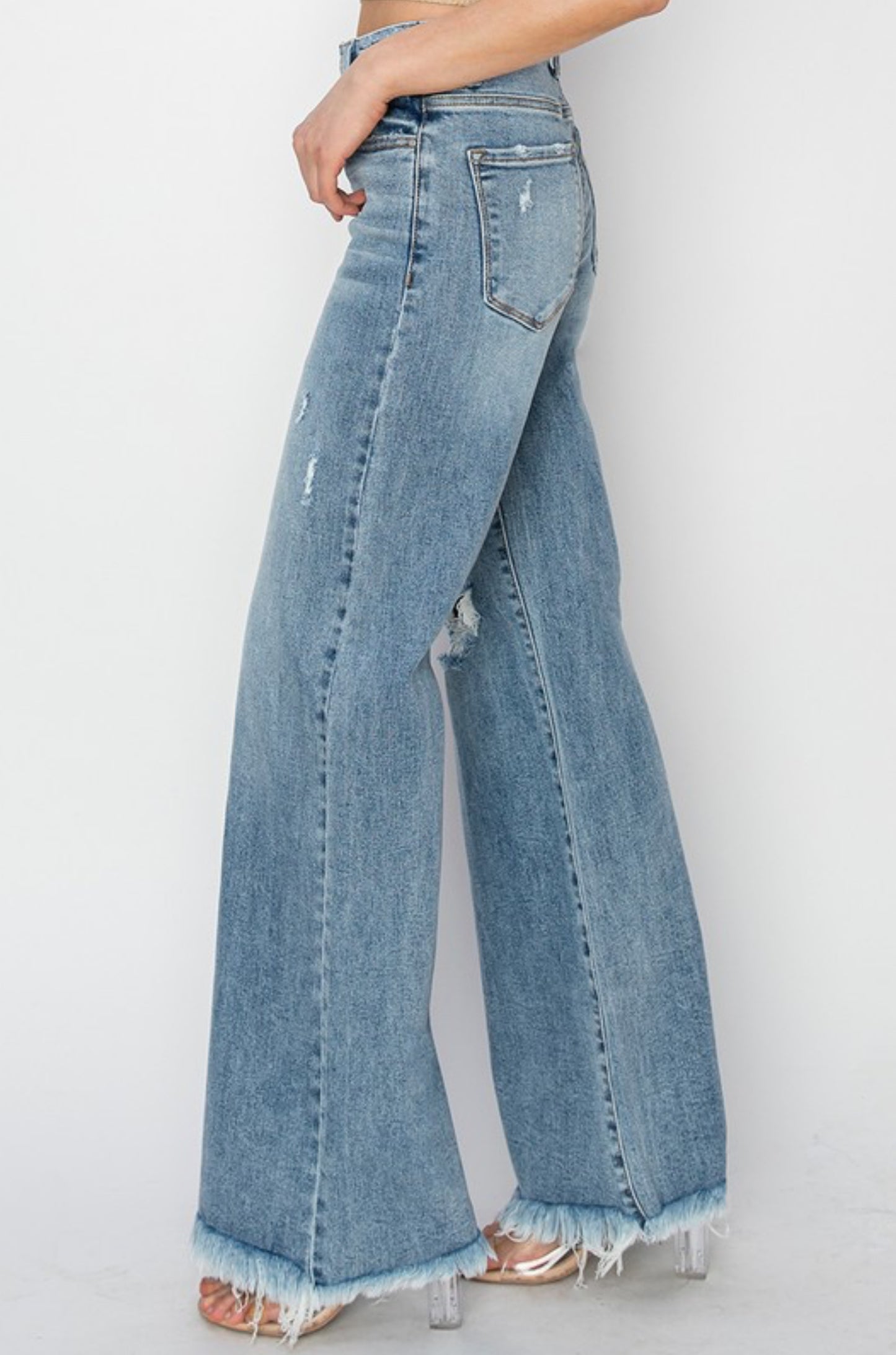 Mid Rise-Wide Leg-Button Down Jean