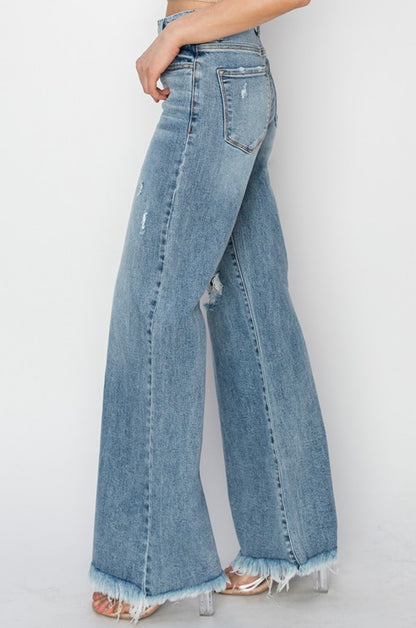 Mid Rise-Wide Leg-Button Down Jean