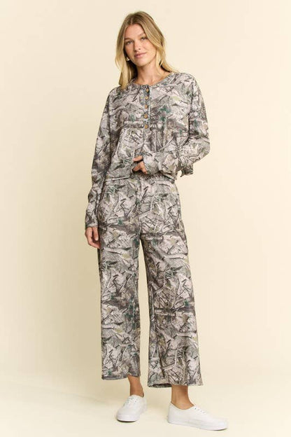 HUNT ME CAMO LOUNGE SET