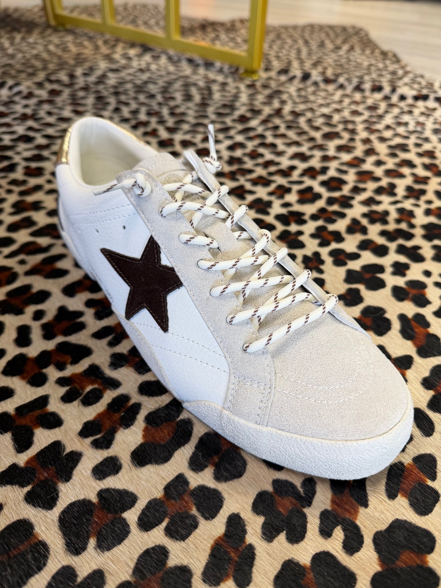 Legend Brown Star Sneaker
